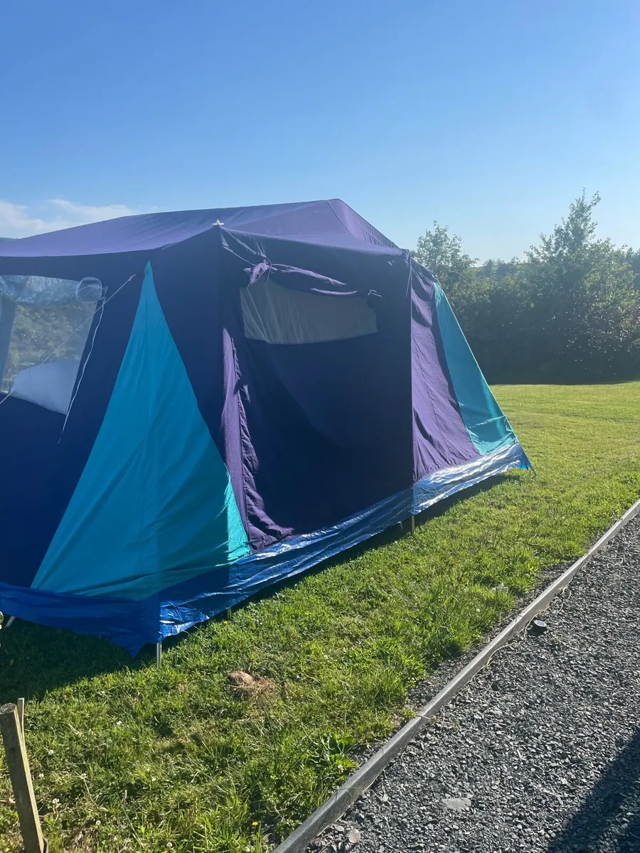 Tent - Image 4