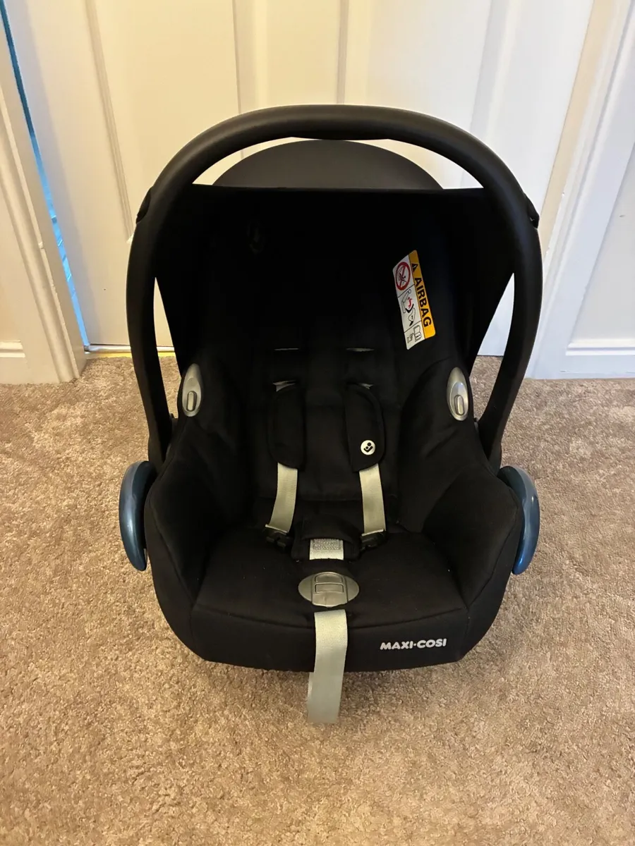 MaxiCosy Cabrio Fix Seat - Image 1