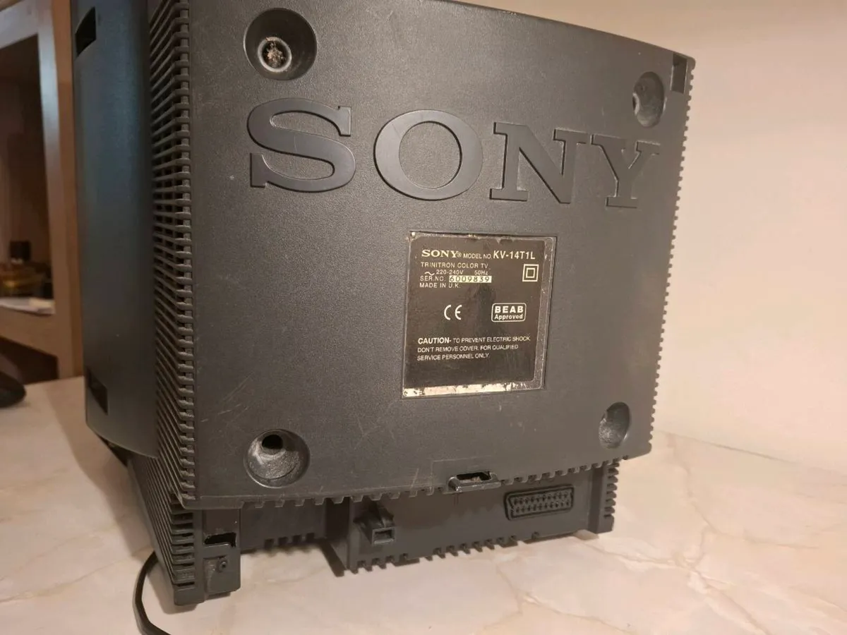 Sony Trinitron 14" CRT TV (KV-14T1L) - Image 4