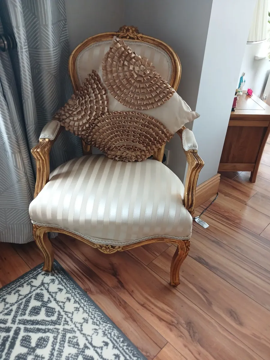 Vintage / antique gilded chair - Image 2