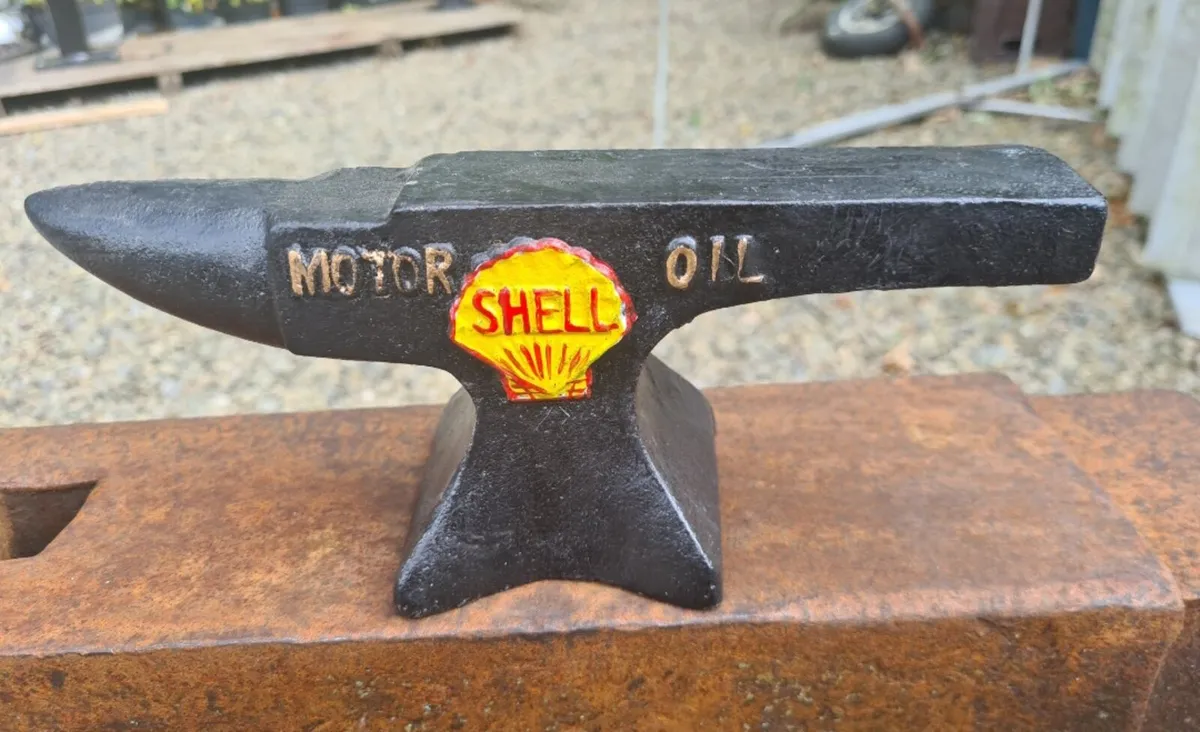 iron anvil, - Image 2