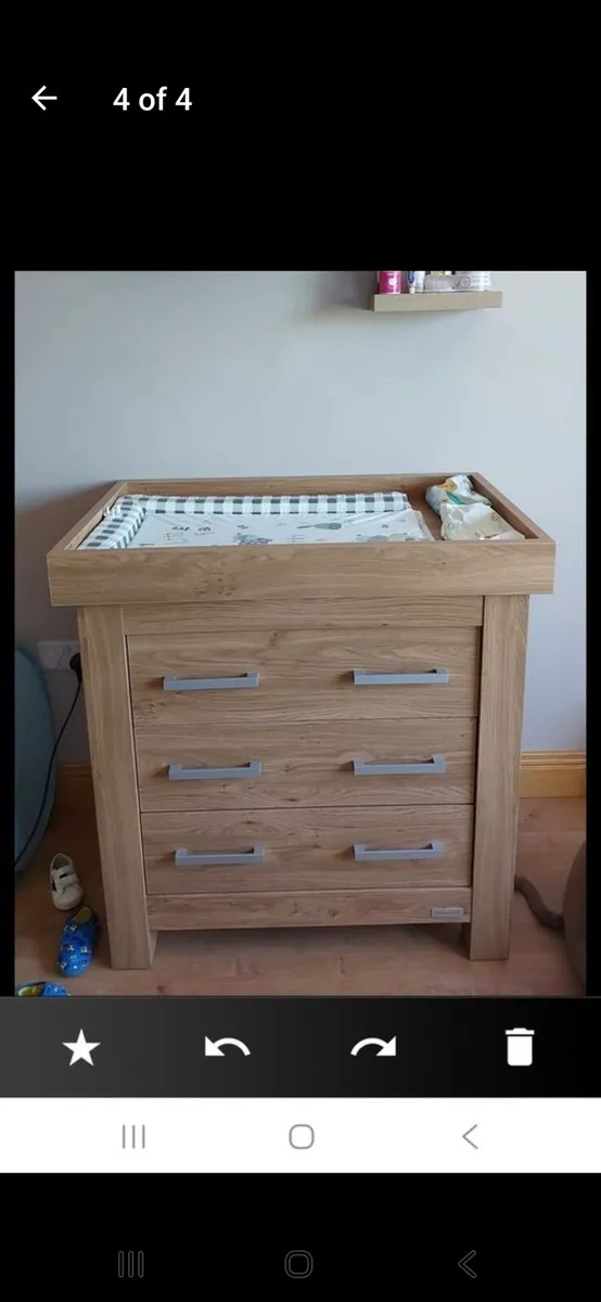 Cotbed and changing unit - Image 3