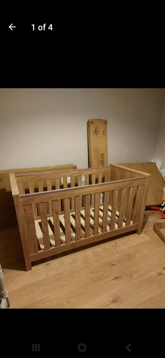 Cotbed and changing unit - Image 4
