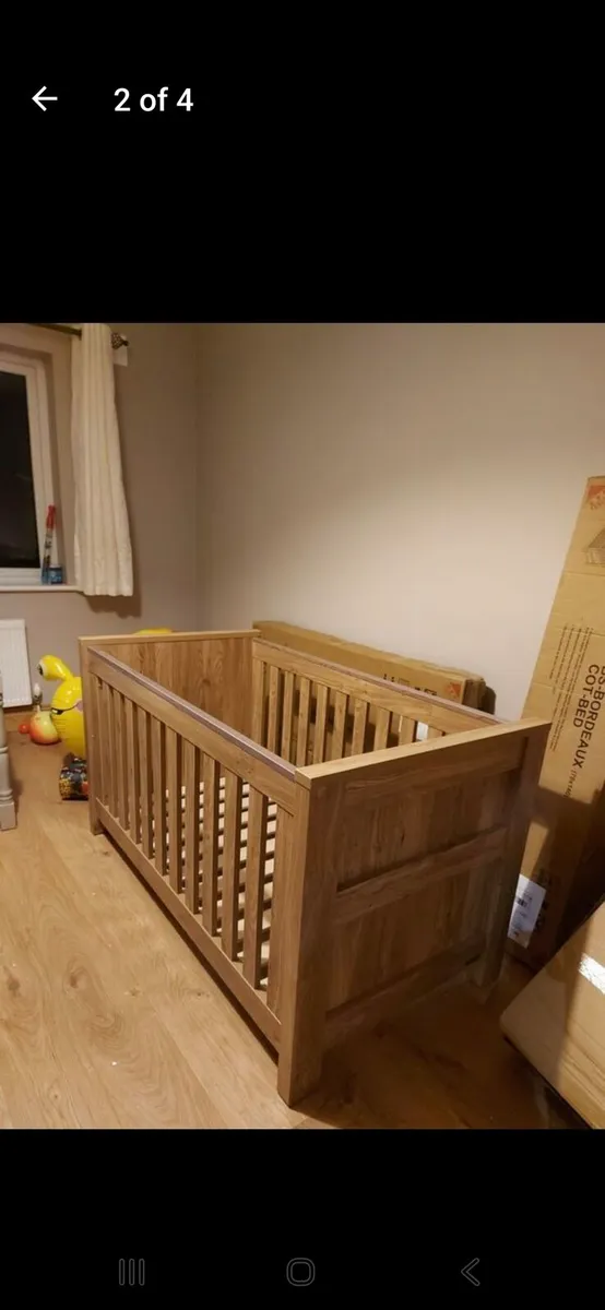 Cotbed and changing unit - Image 2