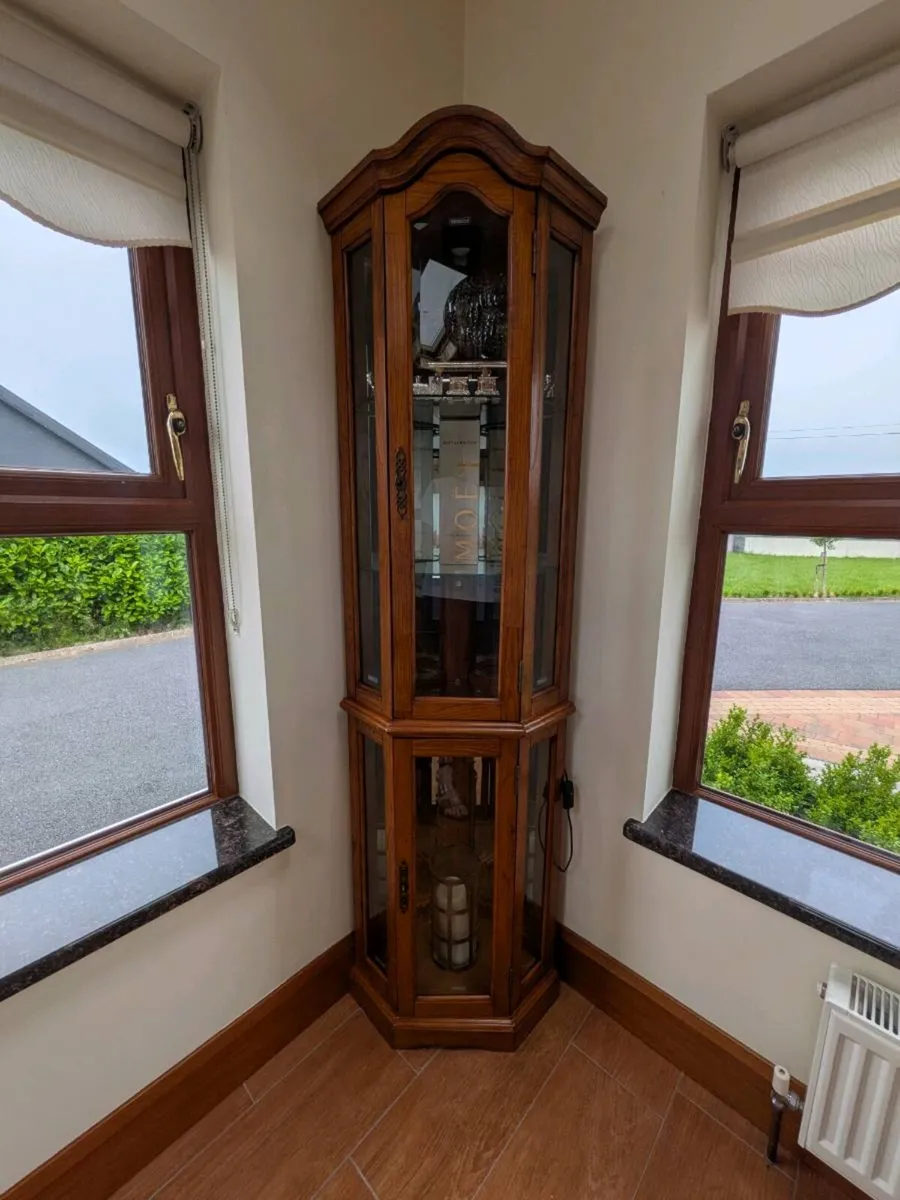 Glass display corner cabinet - Image 1