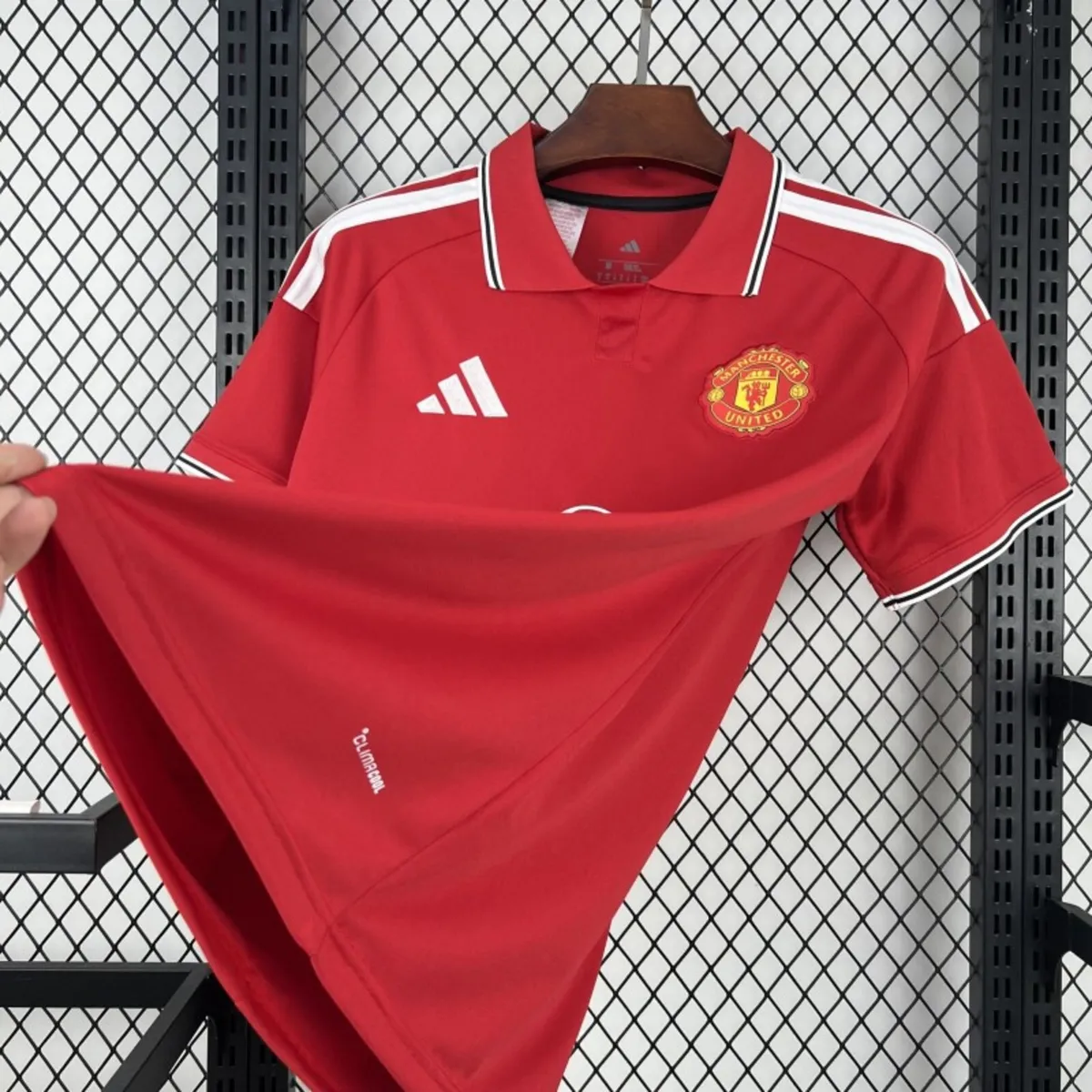 Man united Football jersey - Image 2