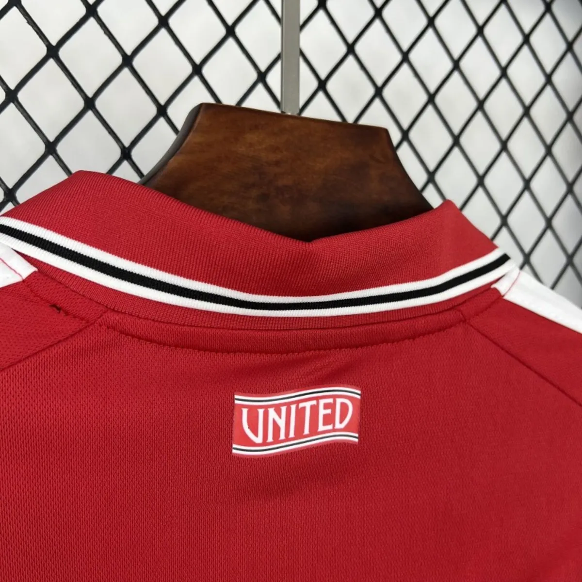 Man united Football jersey - Image 4