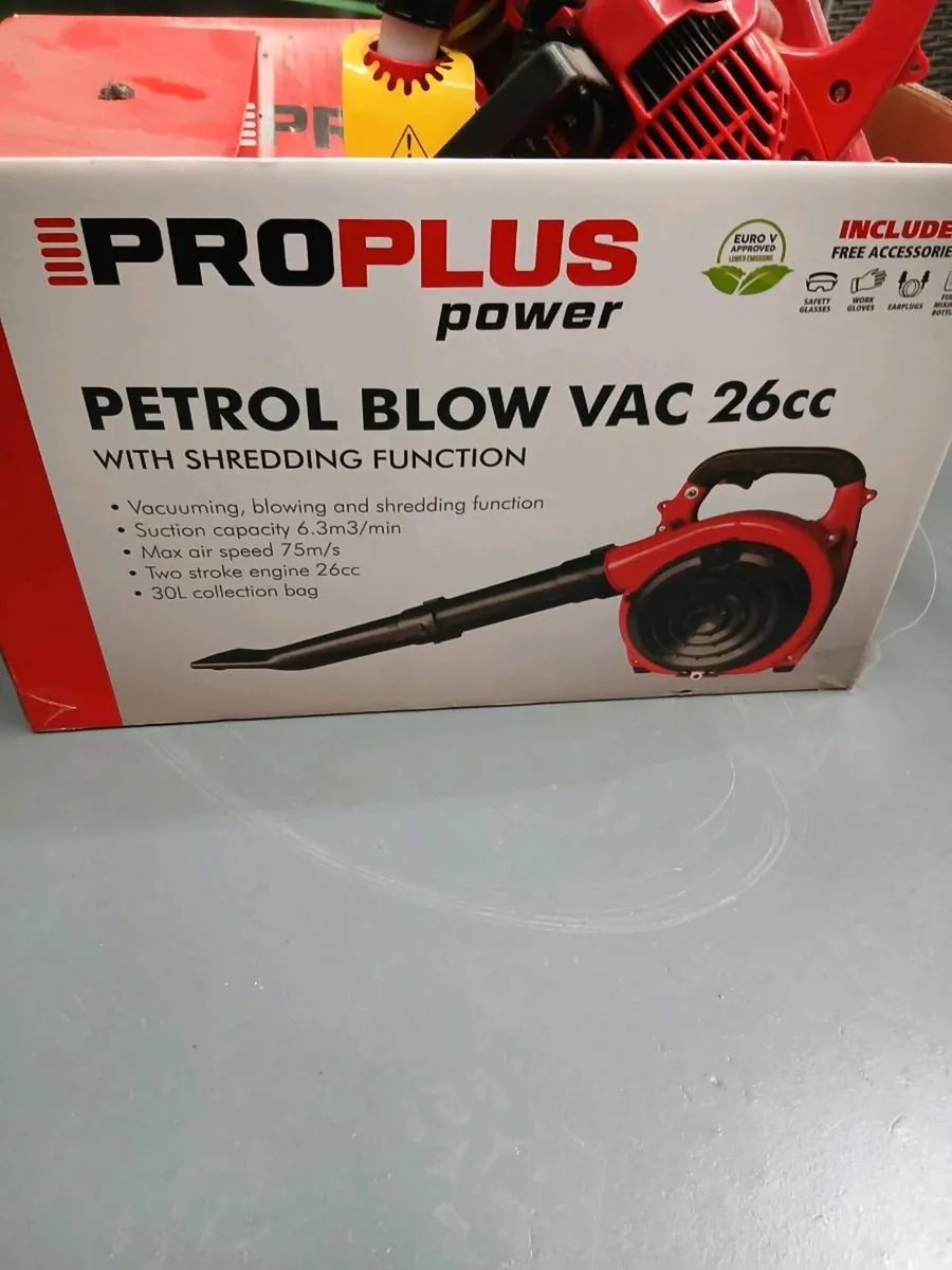 Petrol blower vac