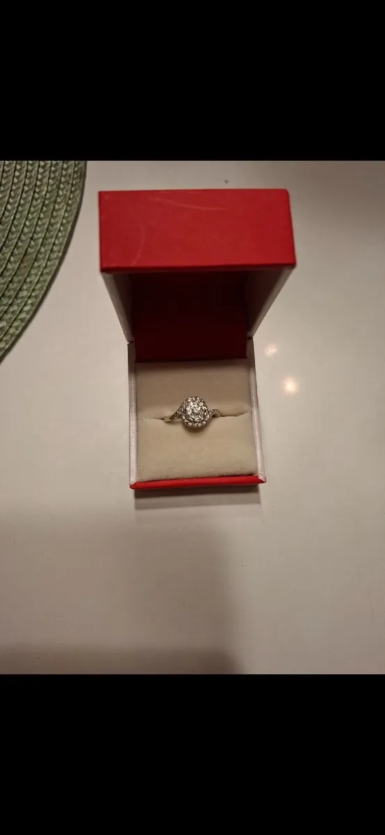 0.50 white gold engagement ring - Image 1