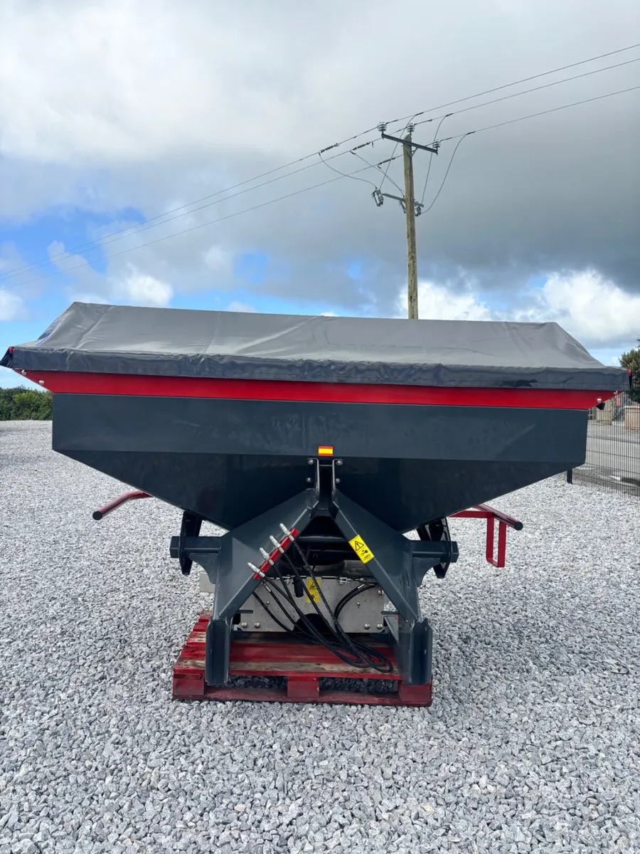 BMC FERTILISER SPREADER - Image 3