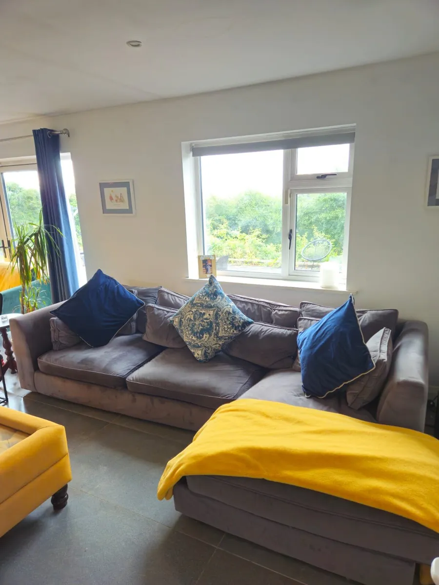 Corner sofa - Image 1