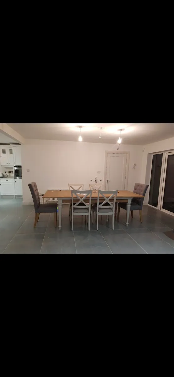 Dining table and chairs - Image 1