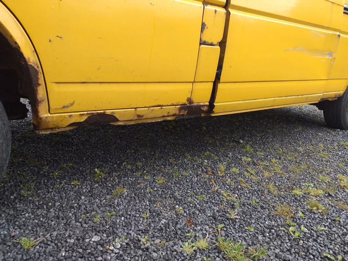 Volkswagen Transporter 2001 - Image 4