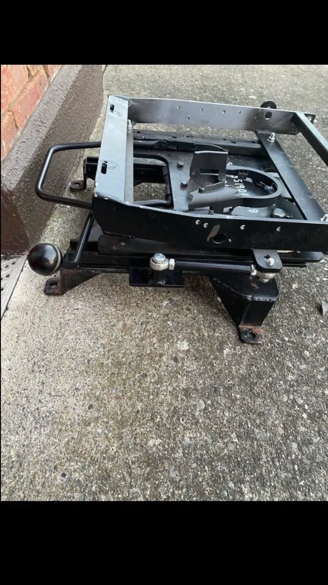 Swivel Base for front passenger car seat - Image 2