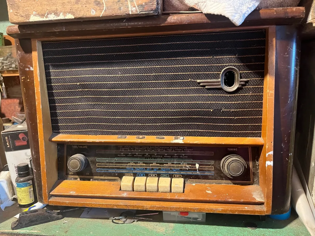 Old radio record player - Image 3