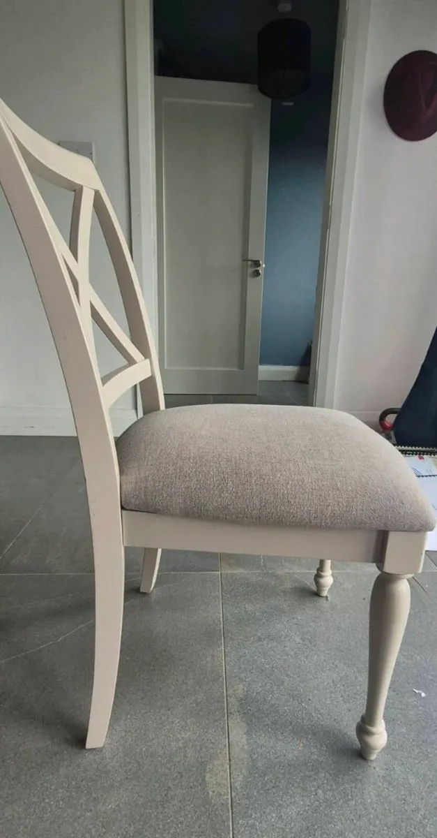 Dining table and chairs - Image 4
