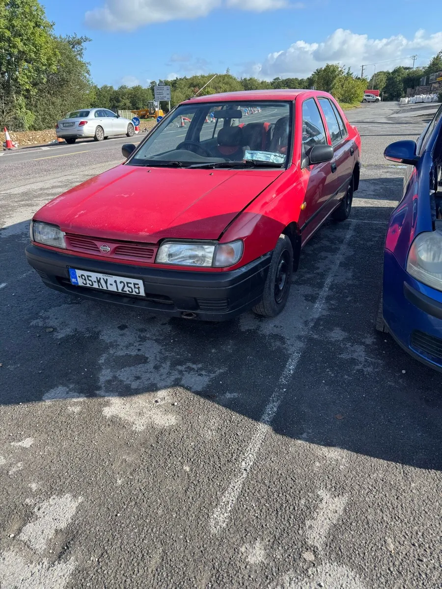 1995 Nissan sunny - Image 1