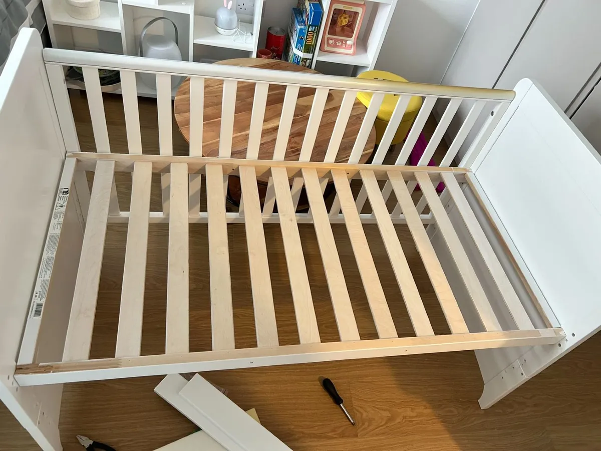 Cotbed - free to collect - Image 1