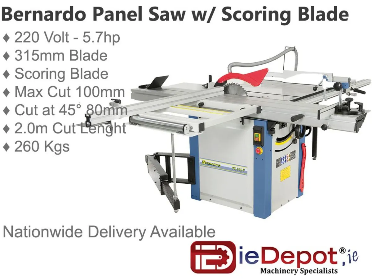 Table Saw with Scoring Blade