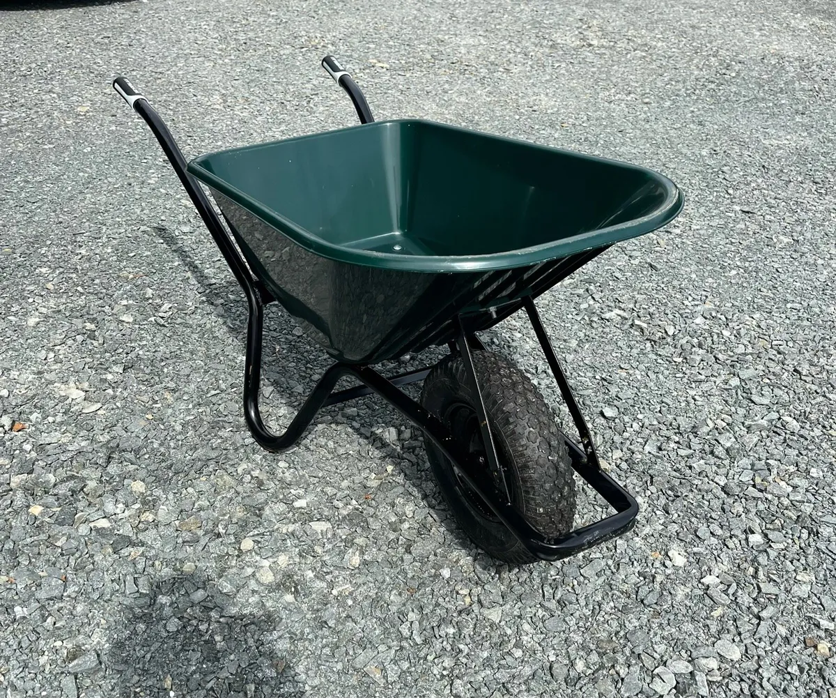 Workman Garden Buddy 100ltr wheel barrow - Image 1
