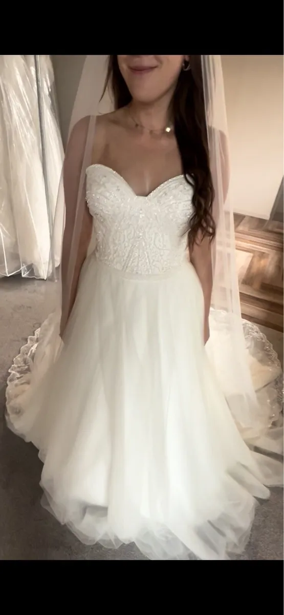 Wedding dress - Image 2