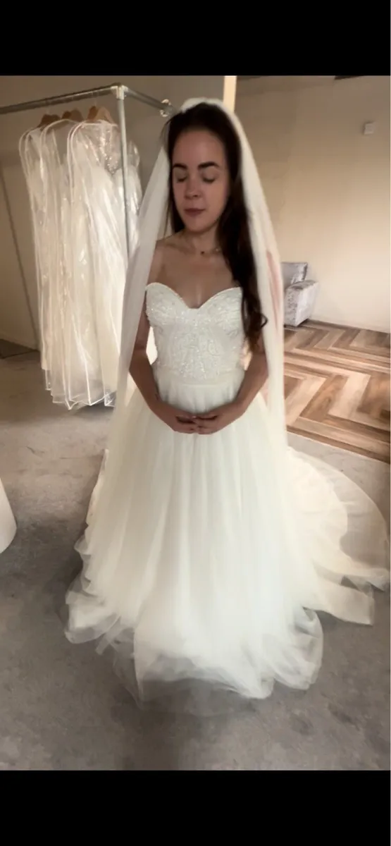 Wedding dress - Image 1