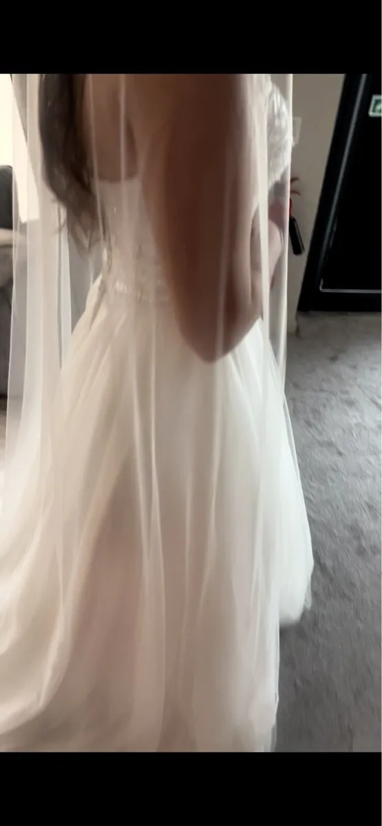 Wedding dress - Image 3