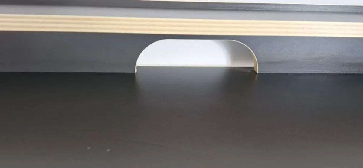 Desk - Image 4