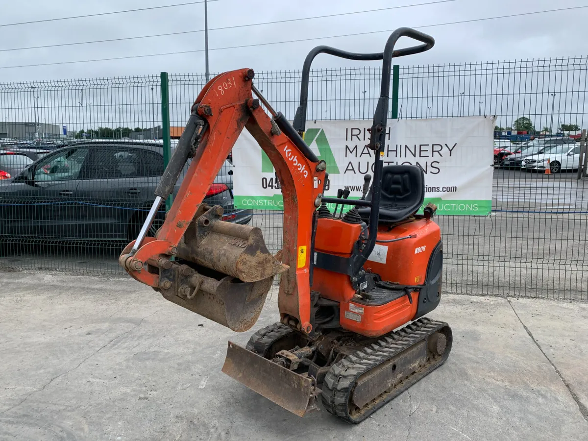 UNRESERVED 2018 KUBOTA K008 MINI EXCAVATOR - Image 1