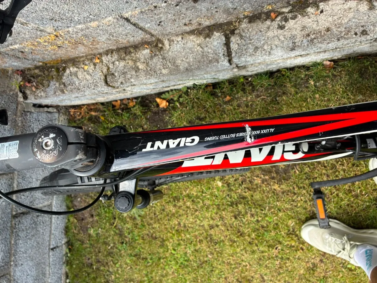 Giant Revel Mountain Bike - Image 2