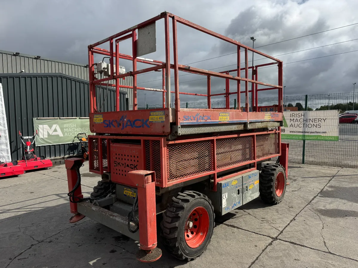 2003 SKYJACK SJ7127 RT DIESEL SCISSORS LIFT - Image 2