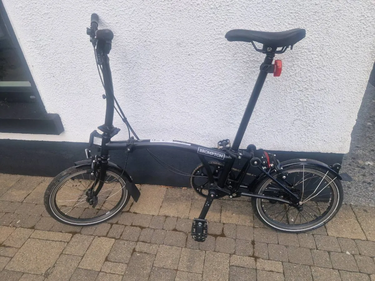 Brompton 2025 C-Line 2 Speed Urban - Mid Bar - Image 3