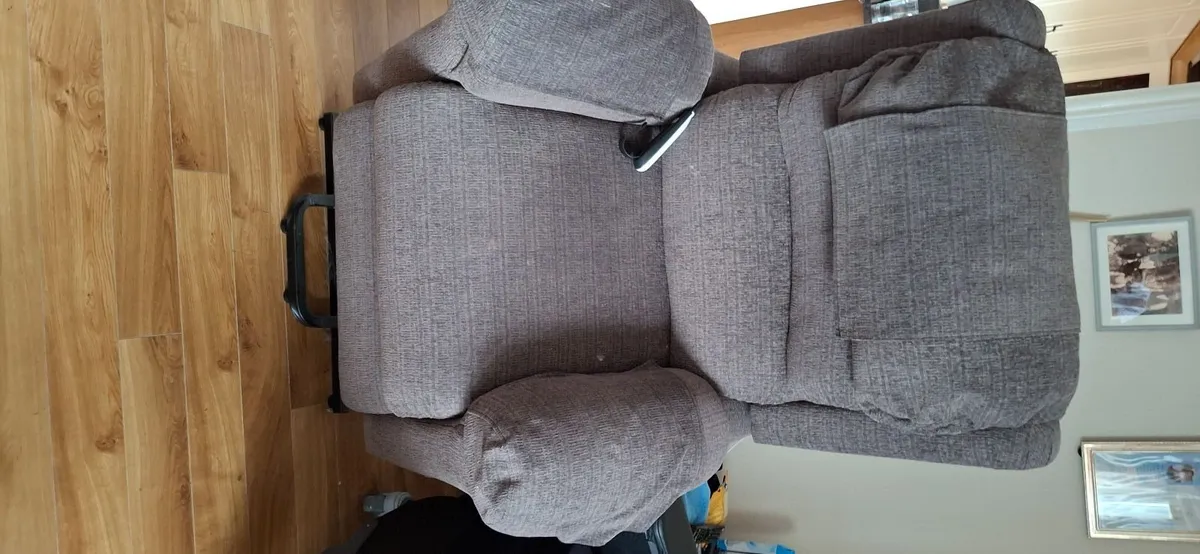 Tip and Tilt Chair - Image 2