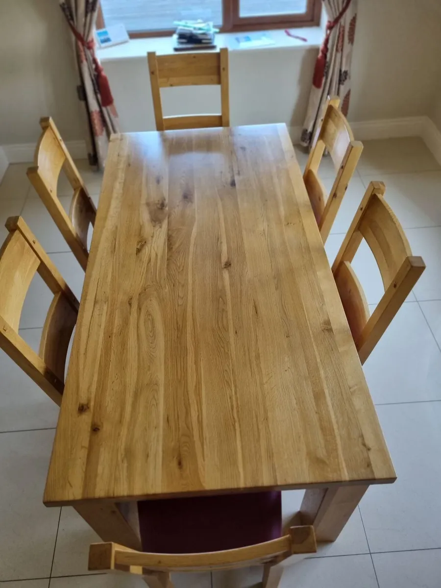 Solid oak dining table + 6 solid oak chairs . - Image 2