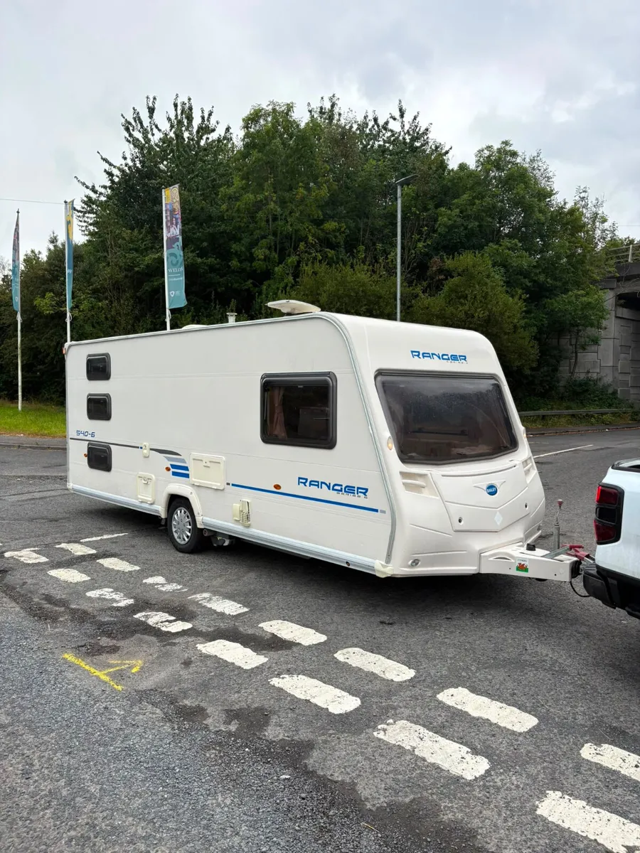 Bailey 6 berth fixed triple bunkbeds Caravan - Image 2