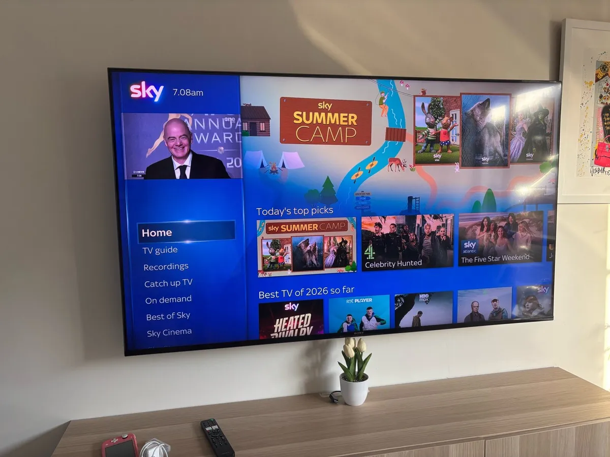 Sony 48” TV Android Smart Tv incl wall bracket - Image 1