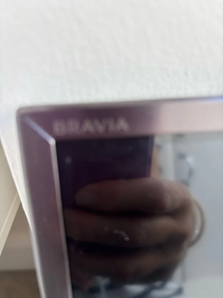 Sony 48” TV Android Smart Tv incl wall bracket - Image 4