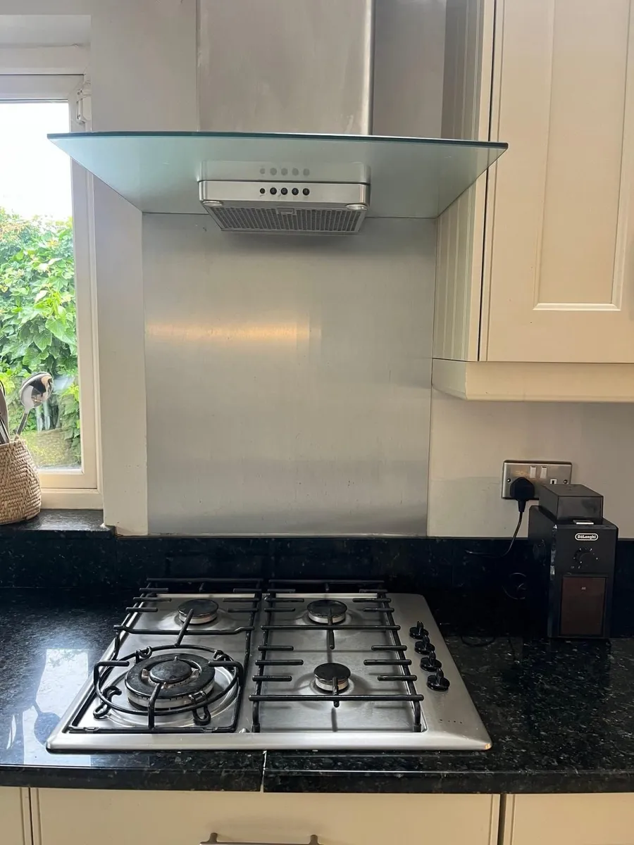 Kitchen, incl fridge, dish washer, gas cooker, fan - Image 3