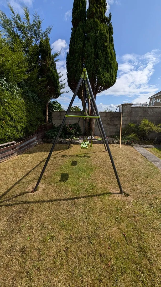 Swing set - Image 1