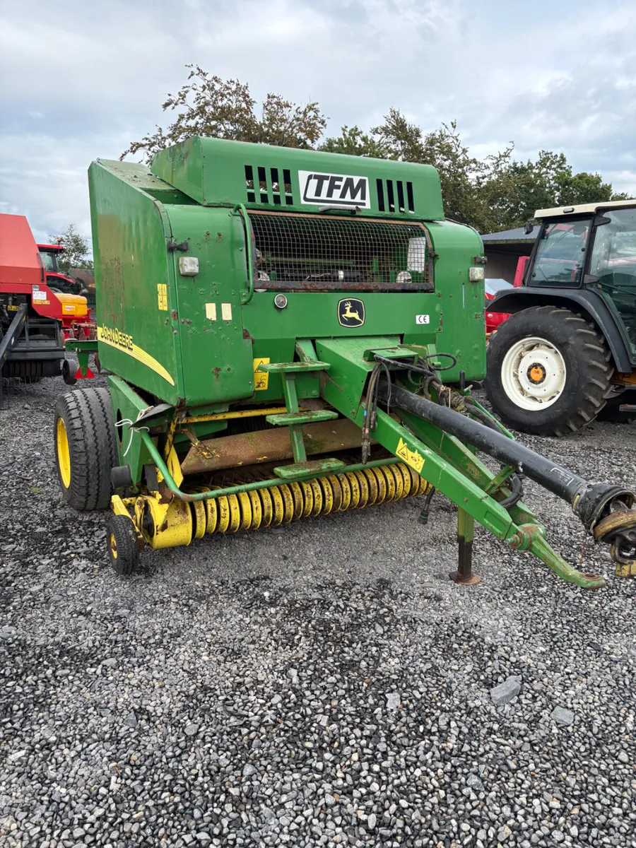 John Deere Round Bailer - Image 2