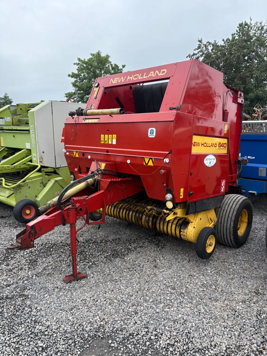 New Holland Round Bailer - Image 1
