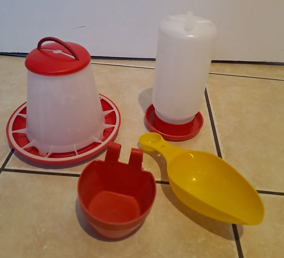 Chickens feeder and drinker - Image 1