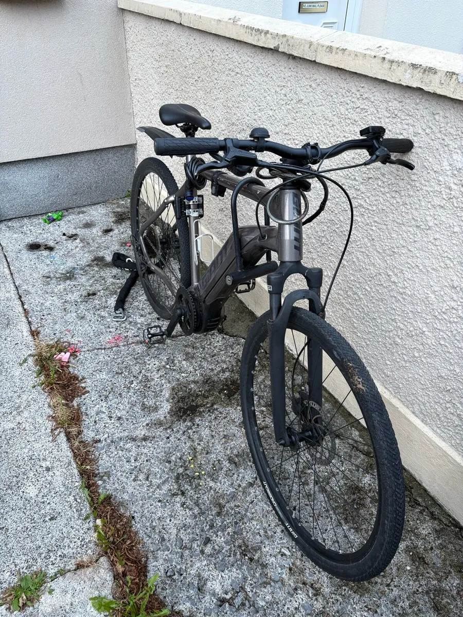 Quick sale Giant e roam + - Image 2