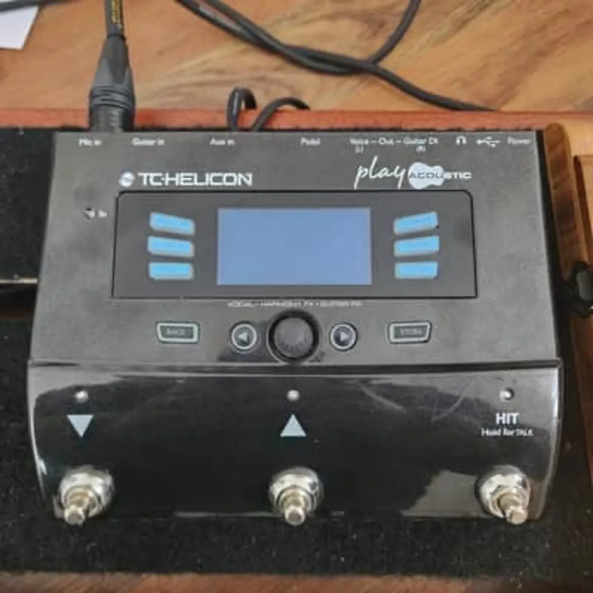 Tc Helicon play acoustic