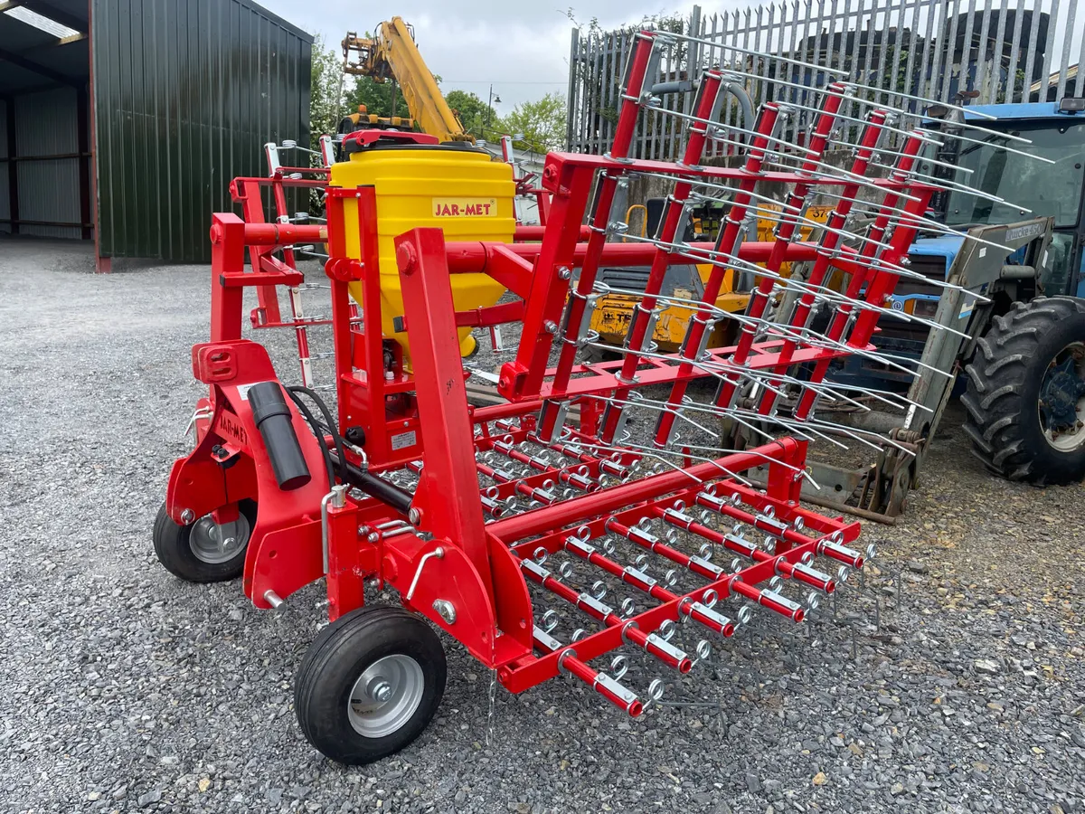 New Jarmet 6Metre grass Tyne Harrow with seeder - Image 3