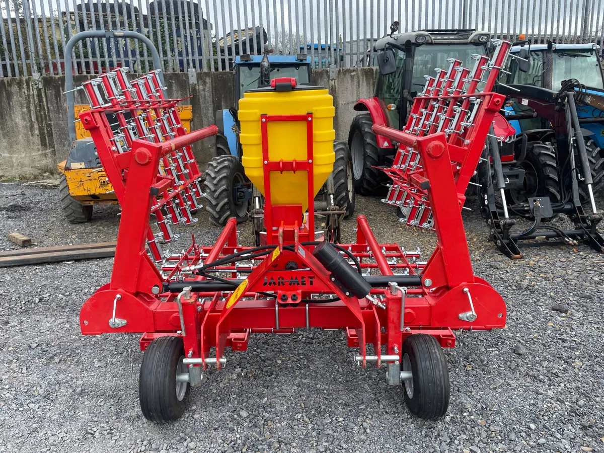 New Jarmet 6Metre grass Tyne Harrow with seeder - Image 2
