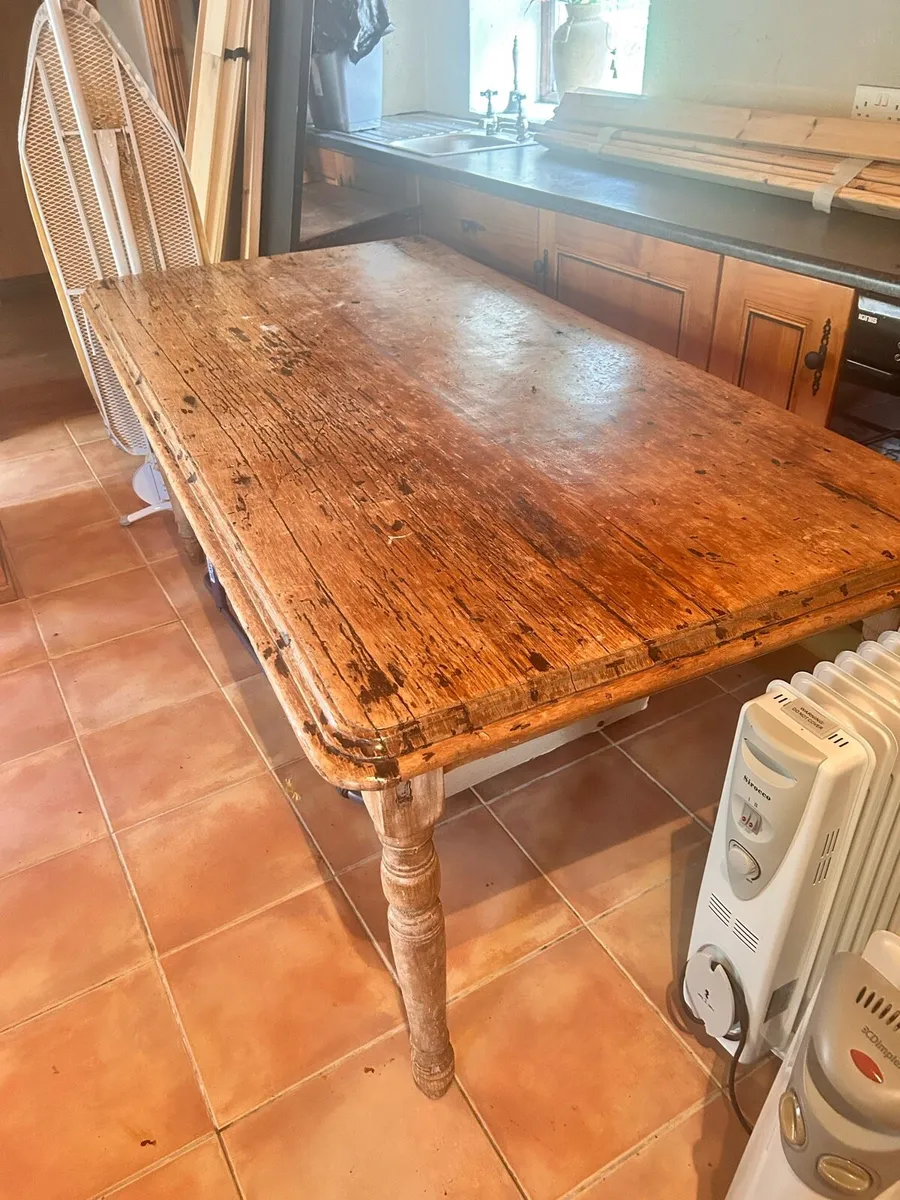 Large dining table - Image 1