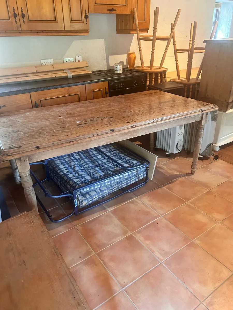 Large dining table - Image 3