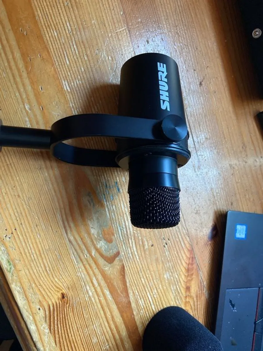 Shure MV7X Podcast Mic - Image 1