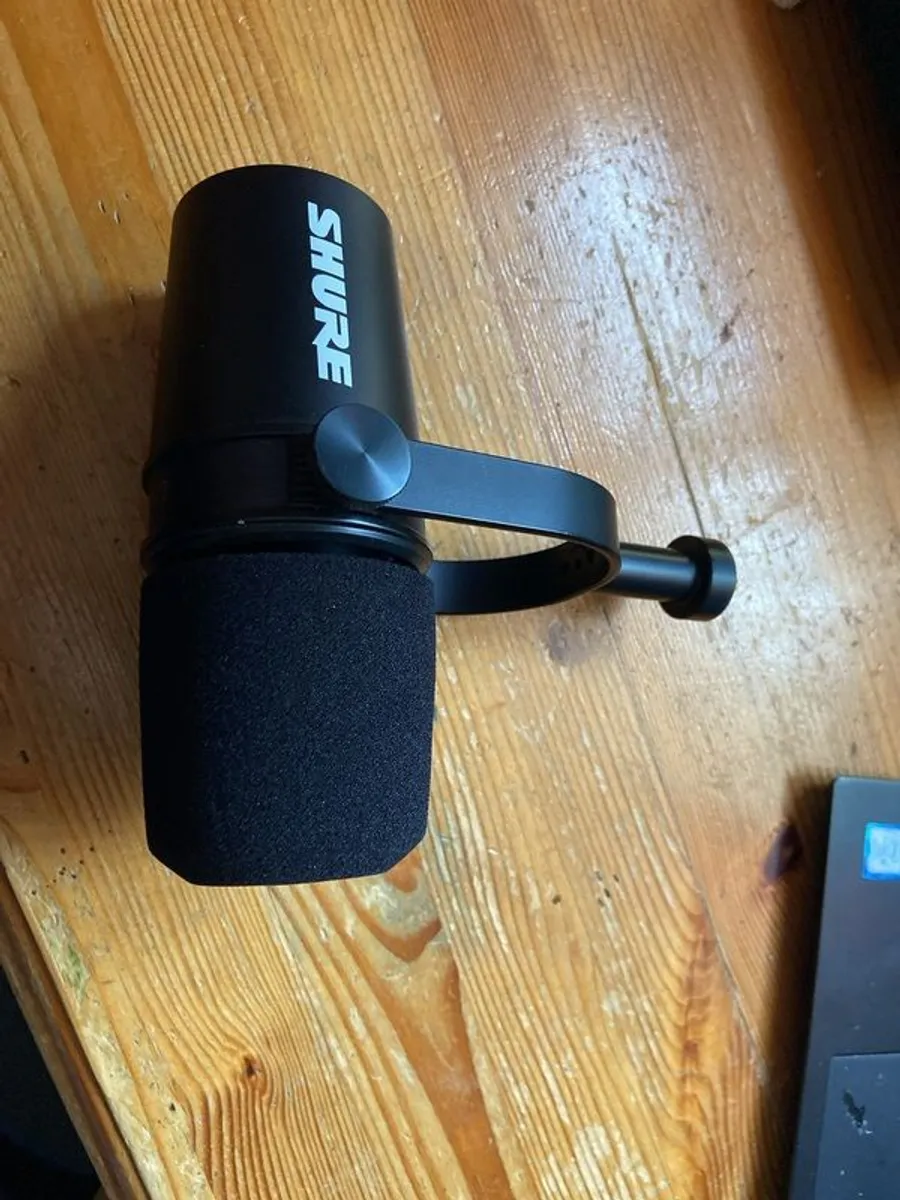 Shure MV7X Podcast Mic - Image 3